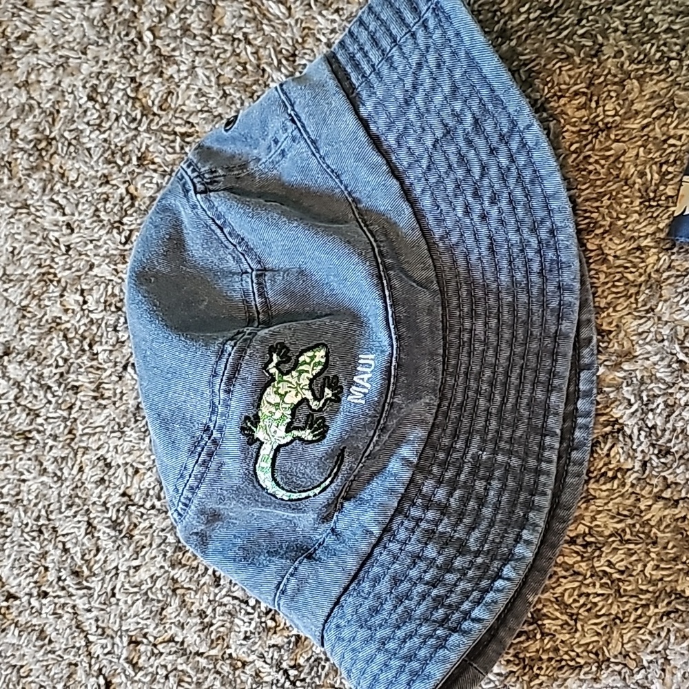 STUNNING RARE MAUI Twill DENIM BUCKET HAT